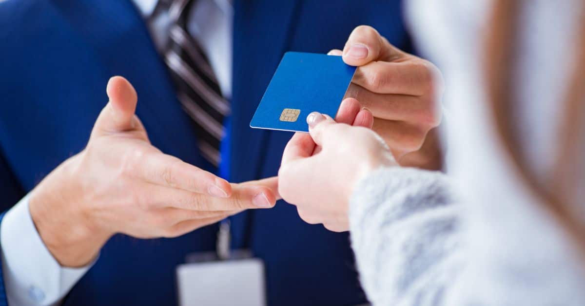 הצגת כרטיס אשראי