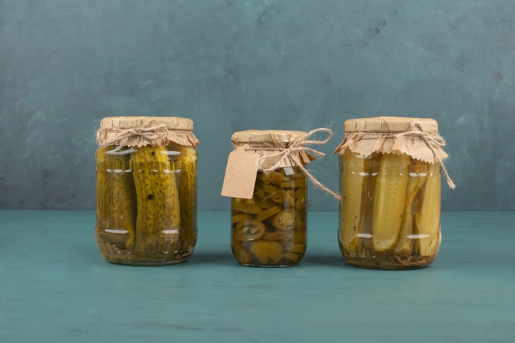 חמוצים במלח